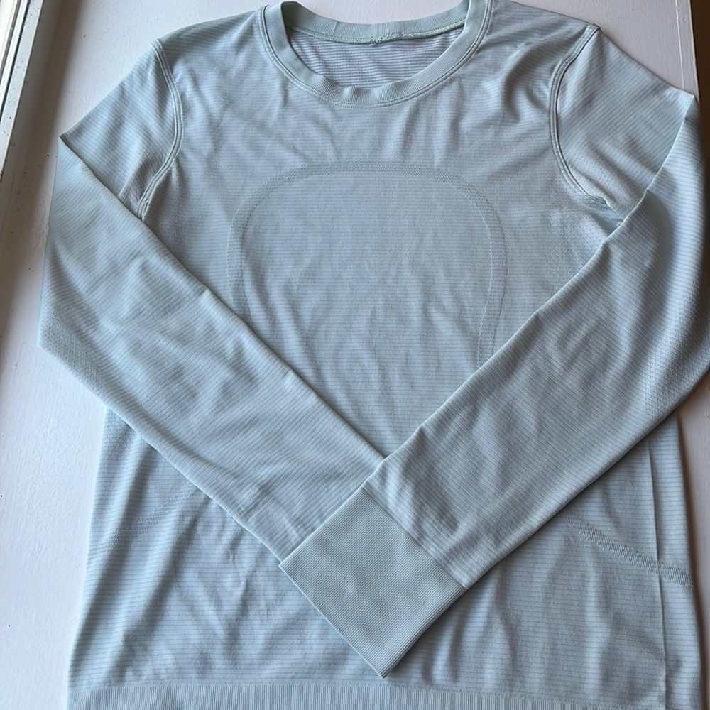 Lululemon Swiftly Relaxed Long-Sleeve Shirt!!